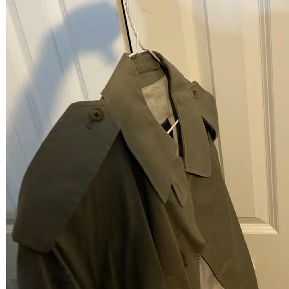 Coats - Picture 8 of 10